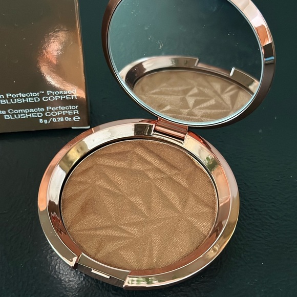 BECCA Shimmering Skin Perfector in Copper Glow Highlighter LIMITED EDITION - Picture 3 of 7
